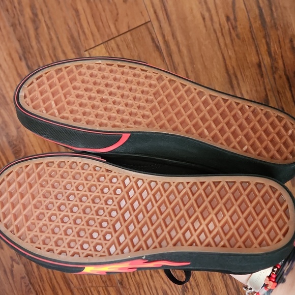 Vans Old School Black Suede Flame Low Top Sneakers - Picture 5 of 5